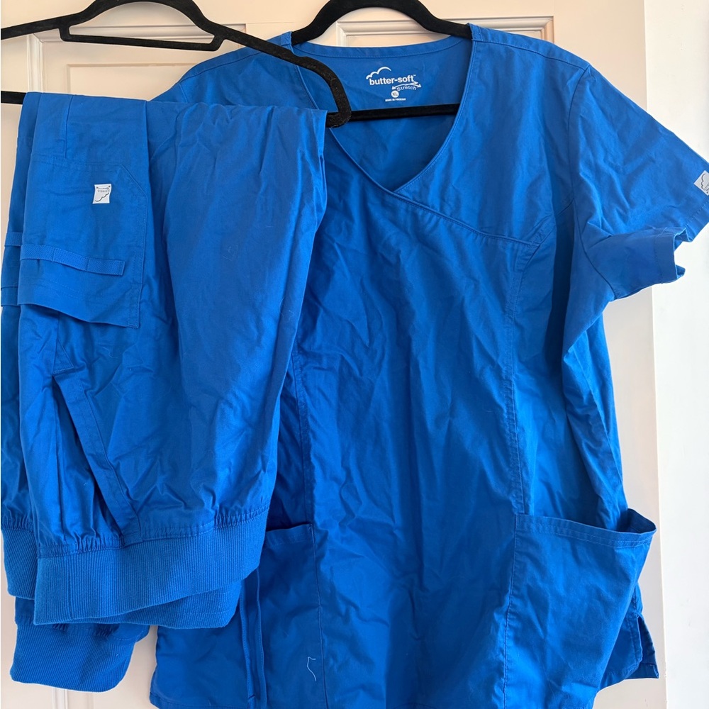 Butter-Soft Blue Medical Scrub Set - V-Neck Top & Drawstring Jogger Pants